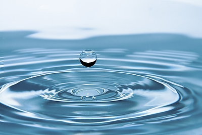 Der Wasserverbrauch und die Beeinträchtigung der Wasserqualität auf Produkt- und Unternehmensebene werden bei der Nachhaltigkeitsbewertung betrachtet. © rony michaud/pixabay.com