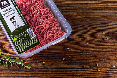 Fleisch- und Wurstprodukte von Sonnberg Biofleisch sind unter Schutzgasatmosphäre verpackt länger haltbar © Sonnberg