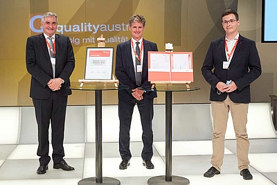 v.l.n.r.: Konrad Scheiber (Geschäftsführer Quality Austria), Alexander Woidich (Vorsitzender der Jury), Matthias Kratky (Qualitäts-Talent 2019) 