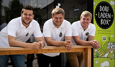 Die drei Gründer von Dorfladenbox GmbH v. l. n. r. Patrick Schoyswohl, Thomas Fellinger und Johannes Fischerleitner